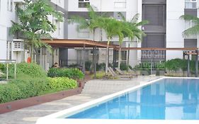 Topaz 1 Bedroom Suite Orochi Staycation Ph At Centrio Towers